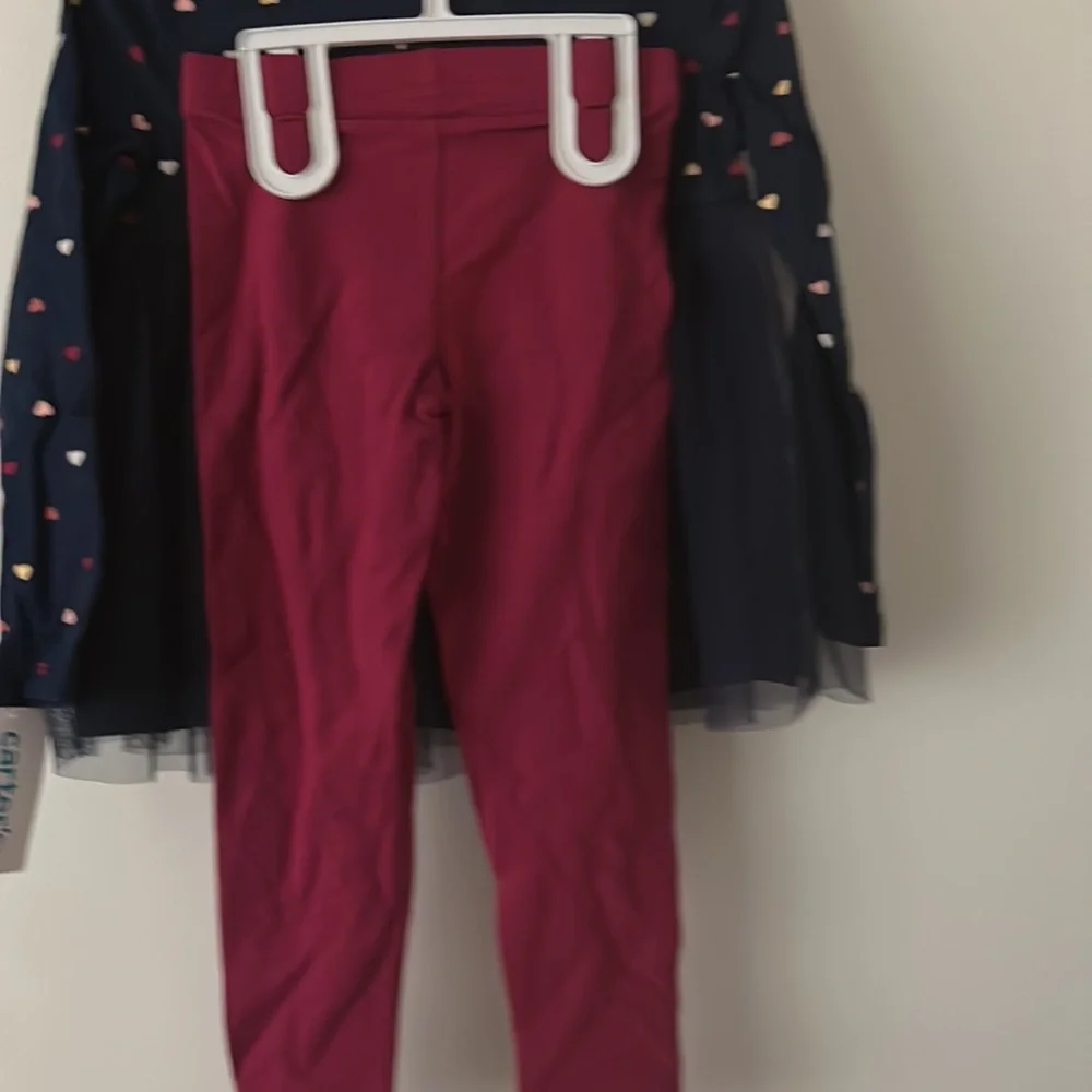 Carters 2 piece set never worn. - Picture 3 of 4